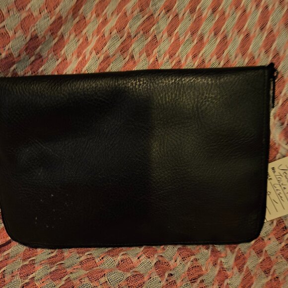 Buy 2 Get 1 Free wallets and makeup bags! - Picture 13 of 16